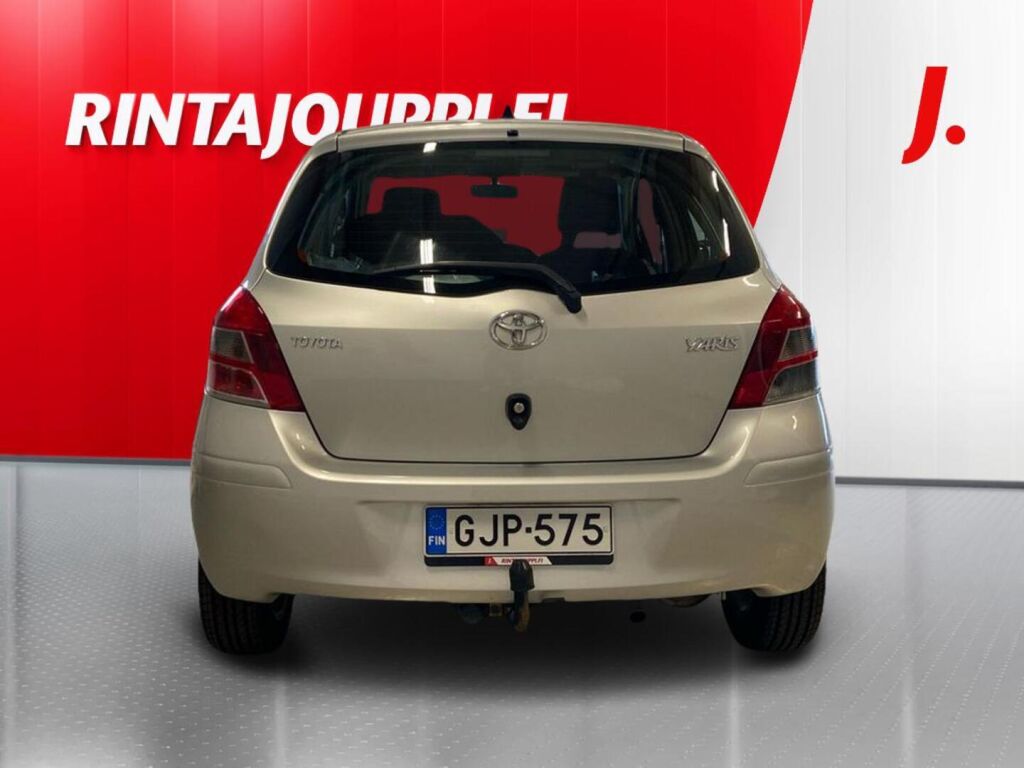 Toyota Yaris 2011 Hopea