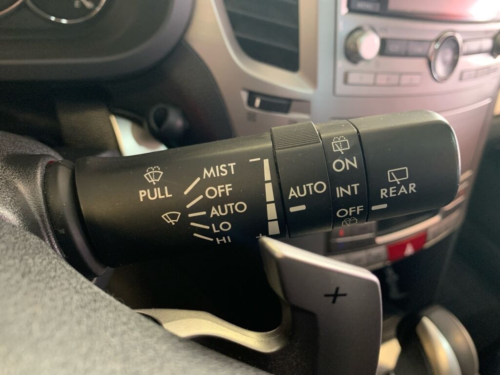 Subaru Outback 2011 Valkoinen