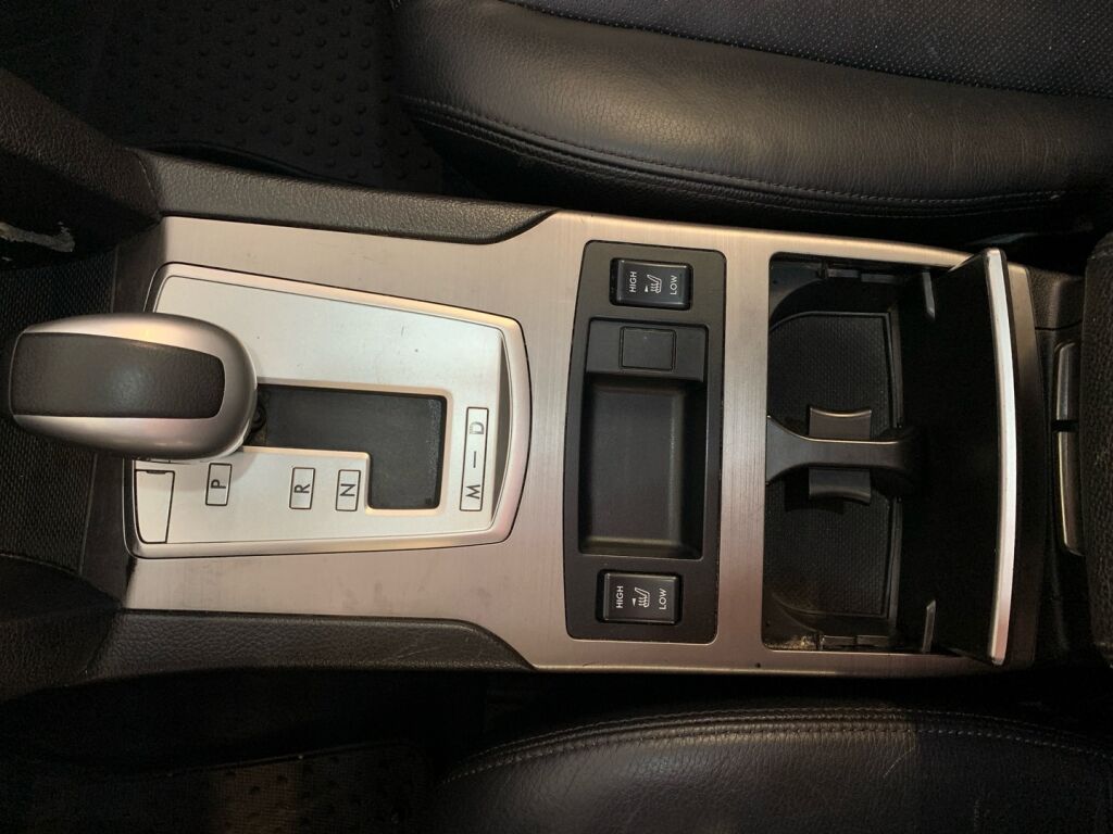 Subaru Outback 2011 Valkoinen