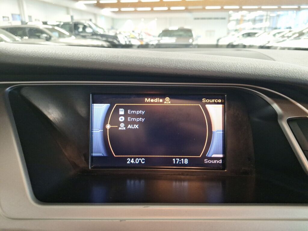 Audi A4 2011 Valkoinen