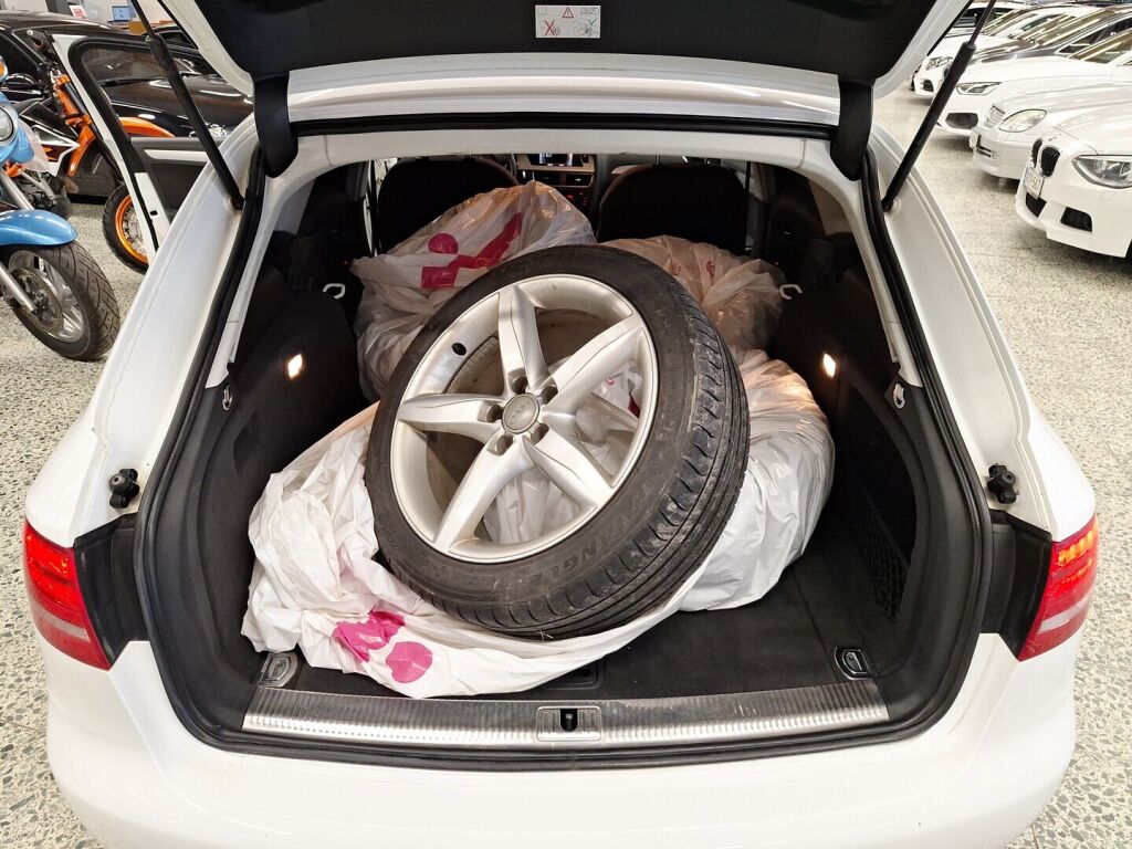 Audi A4 2011 Valkoinen