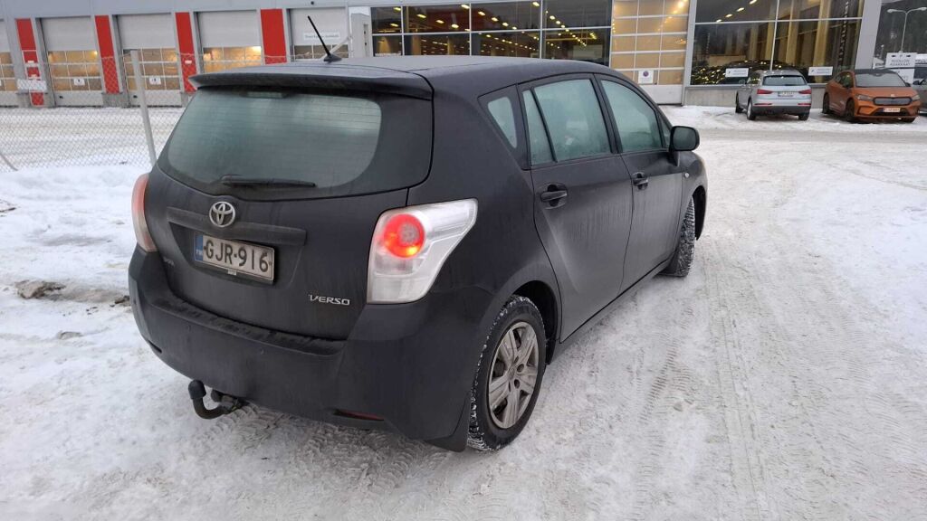 Toyota Verso 2011 Musta