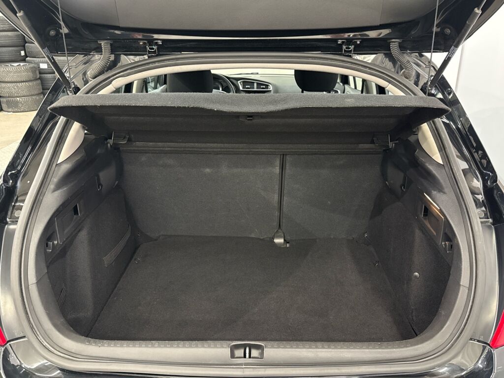 Citroen C4 2011 Musta