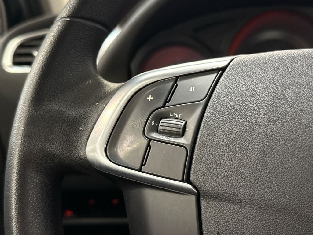 Citroen C4 2011 Musta