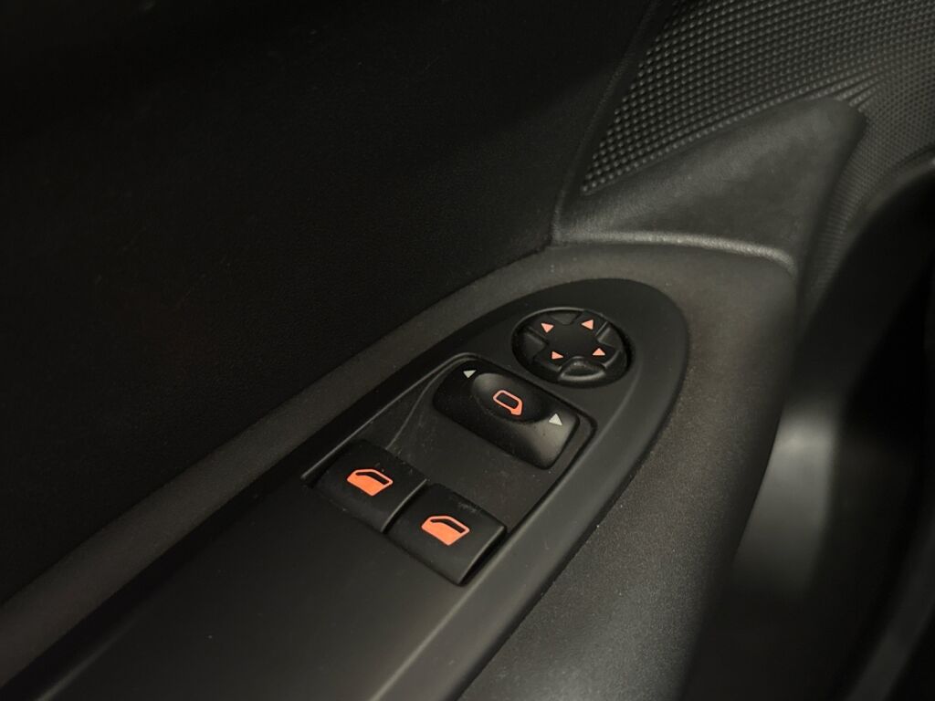 Citroen C4 2011 Musta