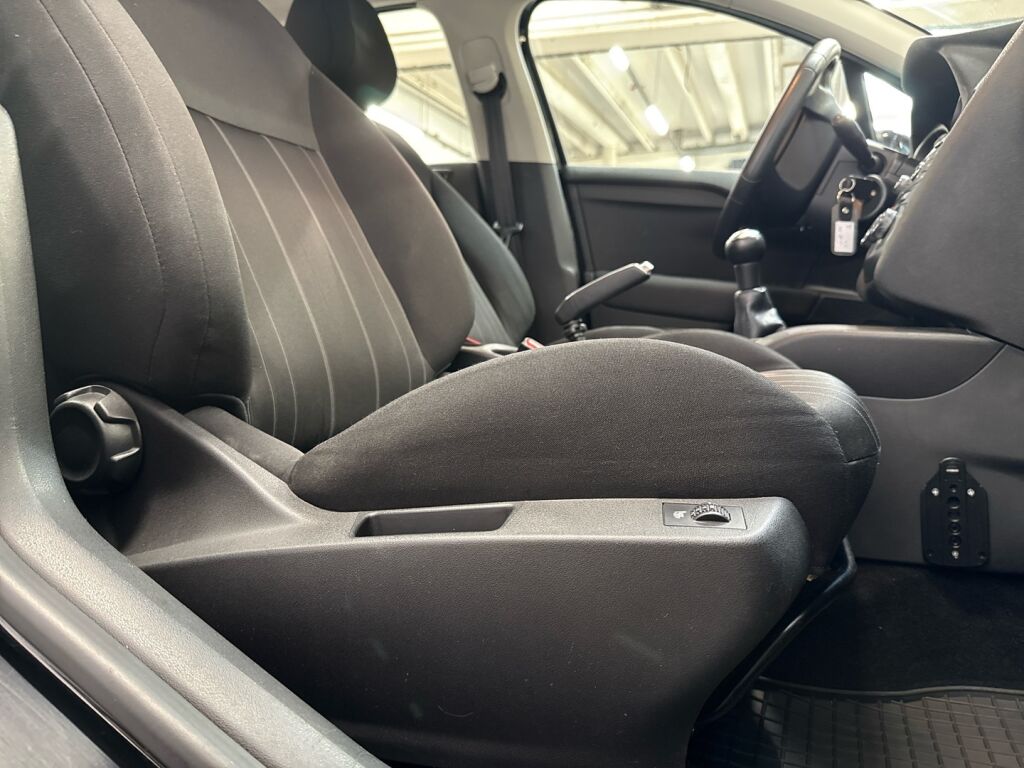 Citroen C4 2011 Musta