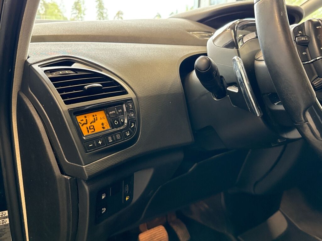 Citroen Grand C4 Picasso 2011 Musta