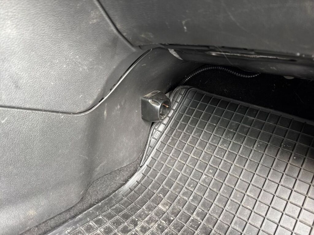 Opel Astra 2011 Valkoinen