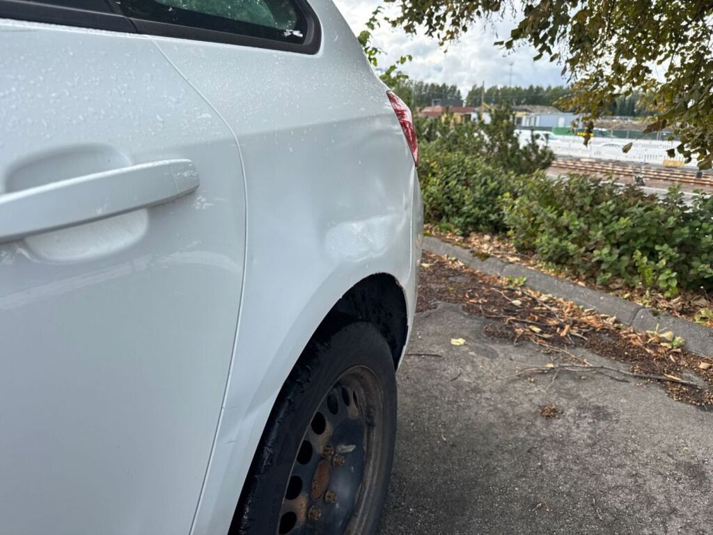 Opel Astra 2011 Valkoinen