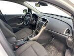 Opel Astra 2011 Valkoinen