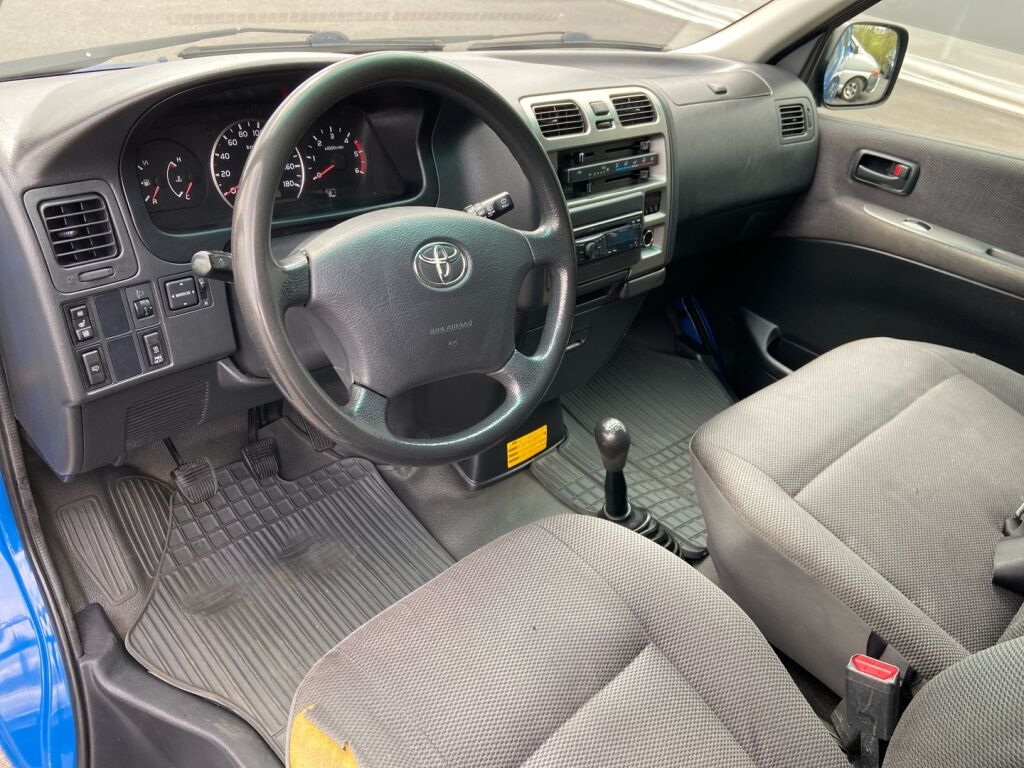 Toyota Hiace 2011 Sininen
