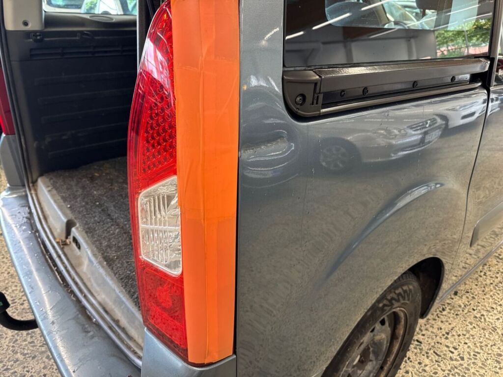 Citroen Berlingo 2011 Harmaa