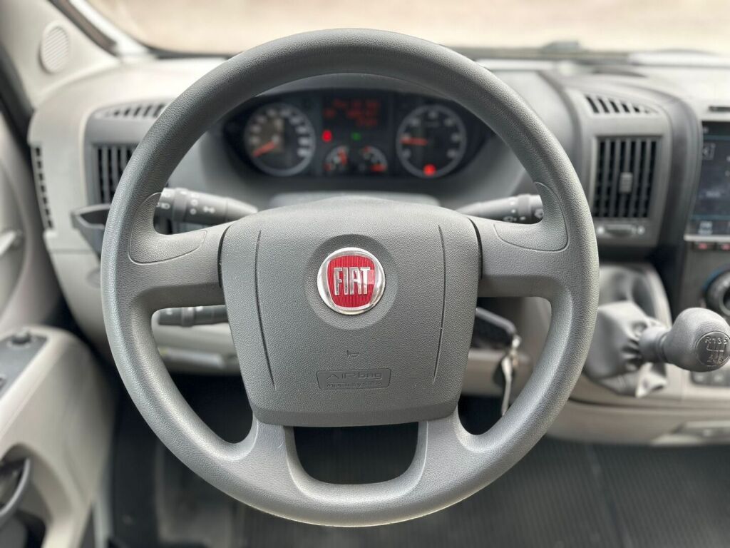 Adria Matrix Plus 680 SP 2011 Valkoinen