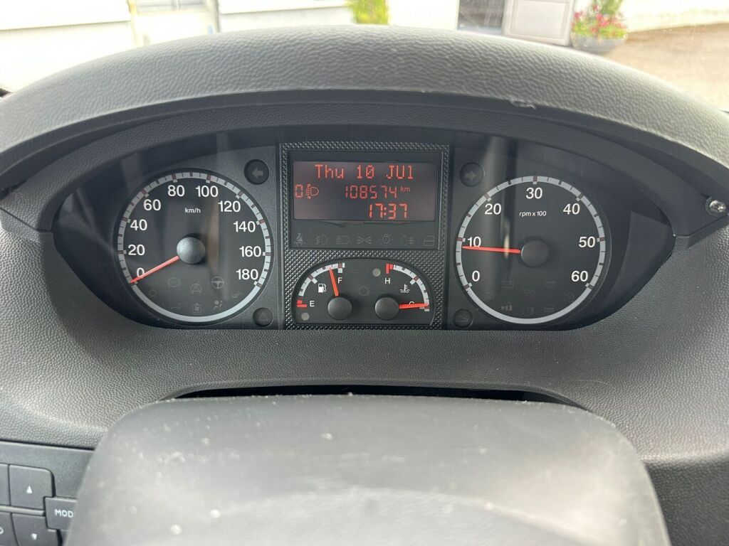 Adria Matrix Plus 680 SP 2011 Valkoinen