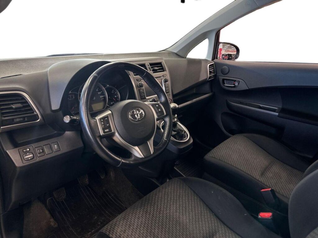 Toyota Verso-S 2011, bild 7/23