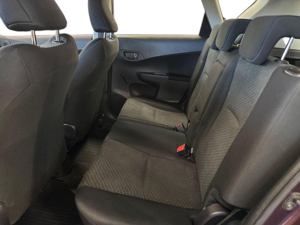 Toyota Verso-S 2011 Violetti