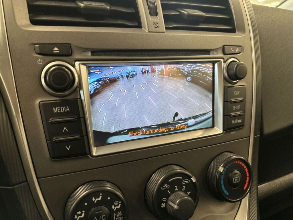 Toyota Verso-S 2011 Violetti