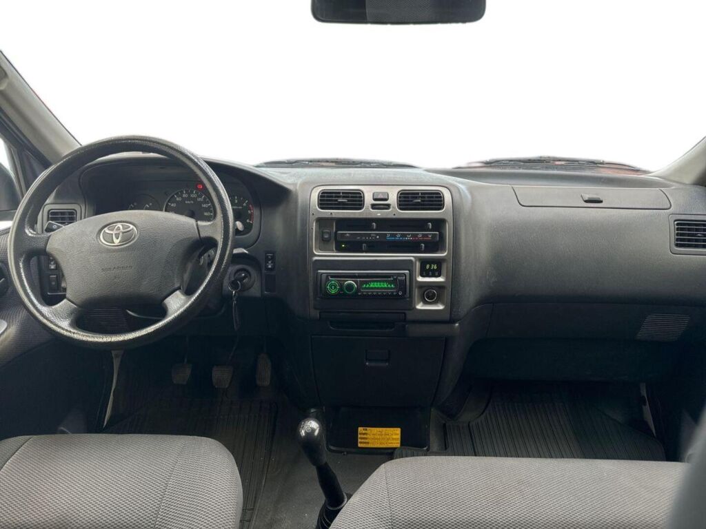 Toyota Hiace 2011 Valkoinen