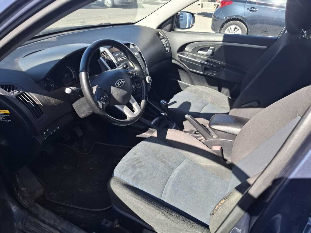 Kia Ceed 2011 Sininen