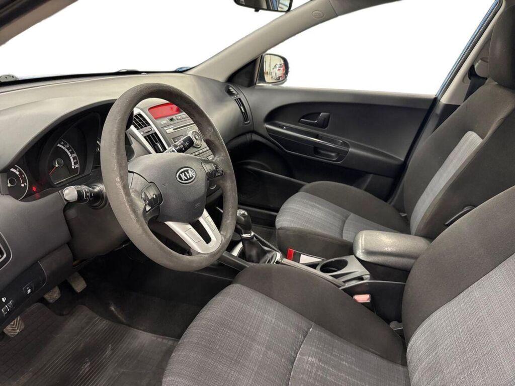 Kia Ceed 2011 Sininen