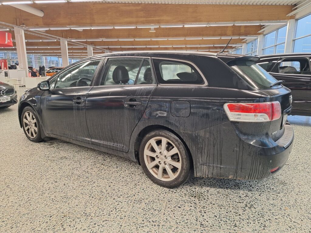 Toyota Avensis 2011 Musta