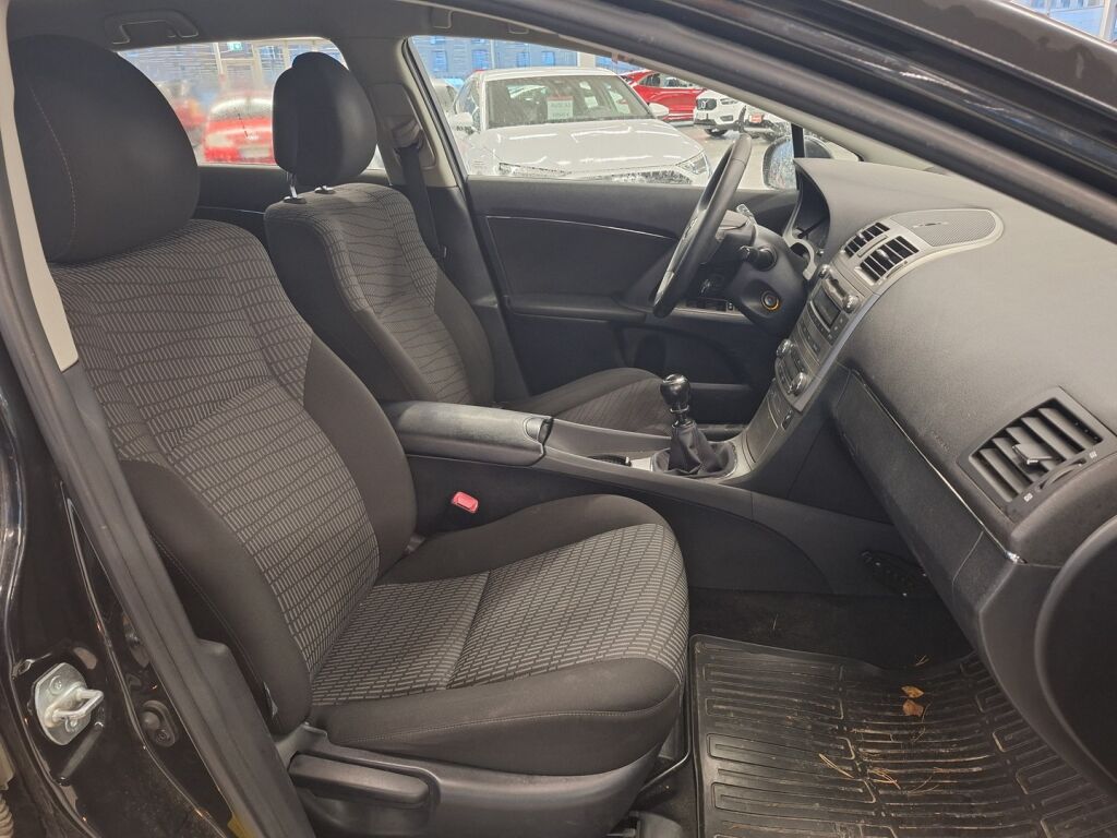 Toyota Avensis 2011 Musta