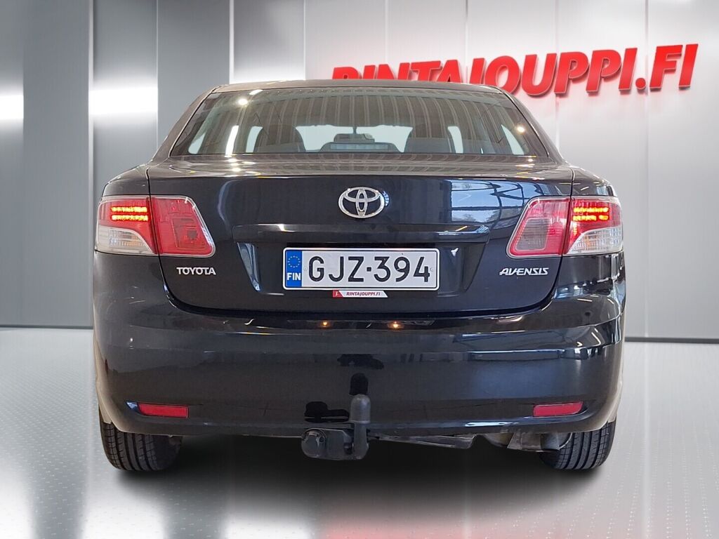 Toyota Avensis 2011 Musta