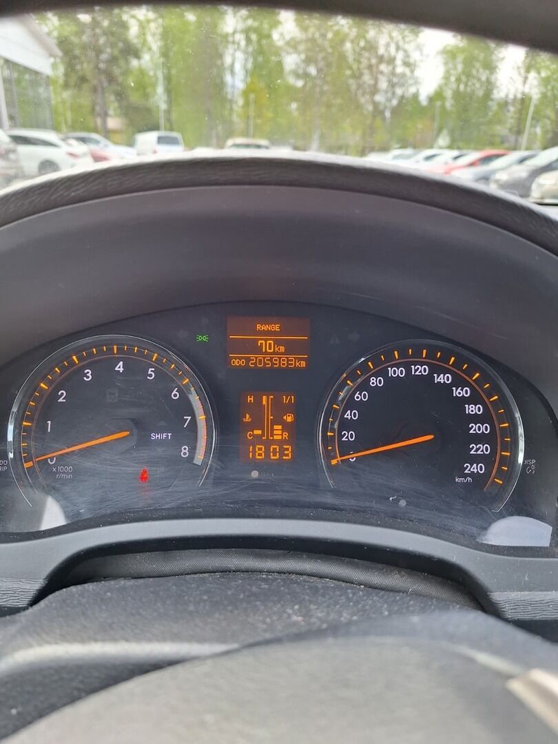 Toyota Avensis 2011 Musta