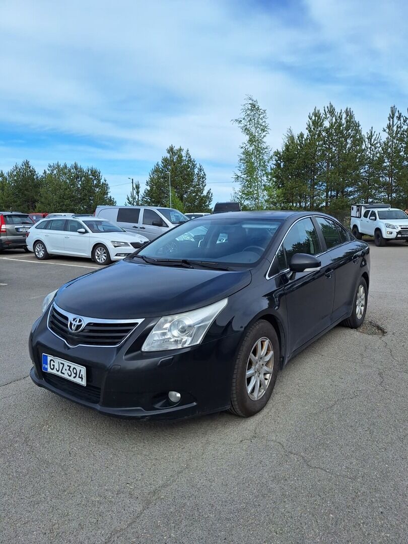 Toyota Avensis 2011 Musta
