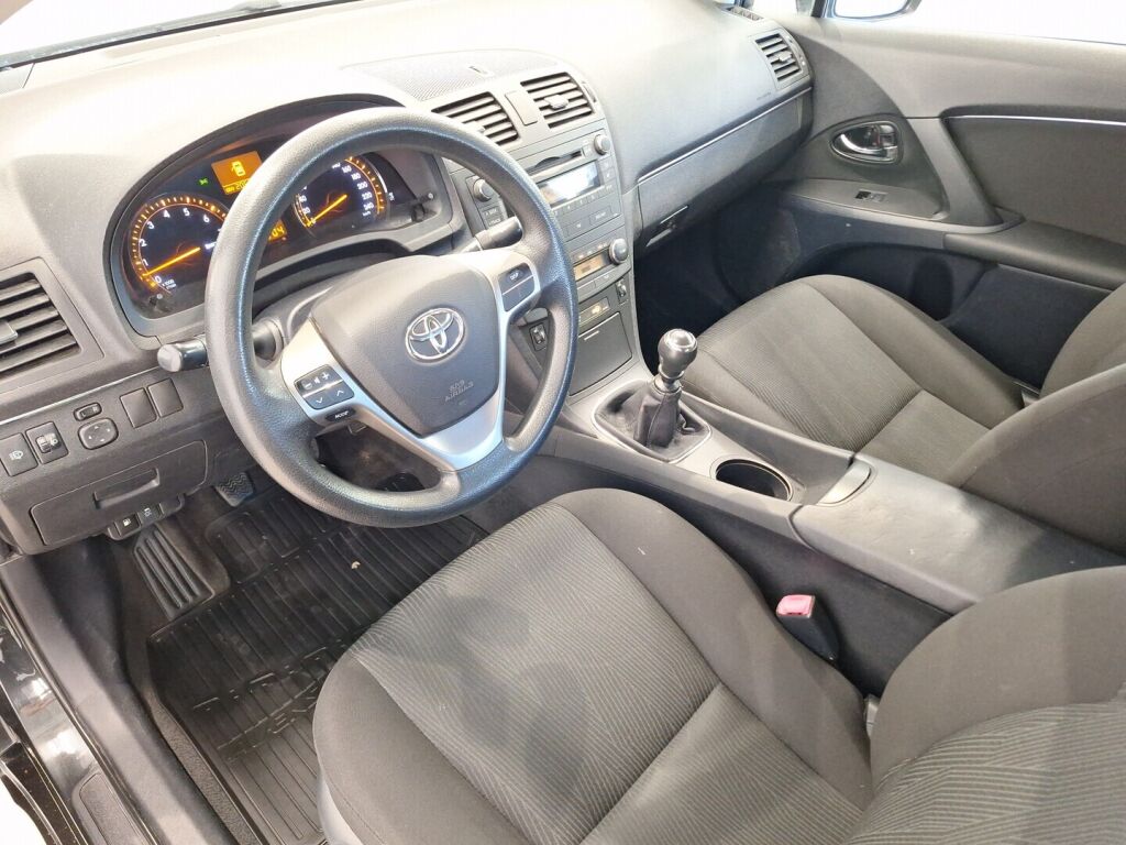 Toyota Avensis 2011 Musta