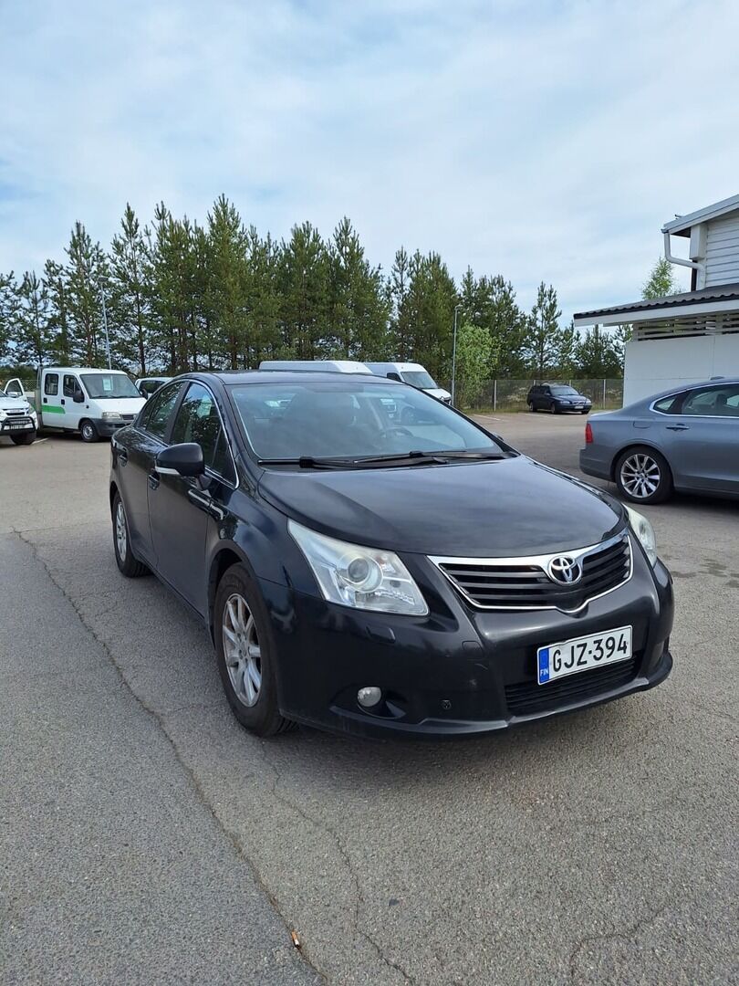 Toyota Avensis 2011 Musta