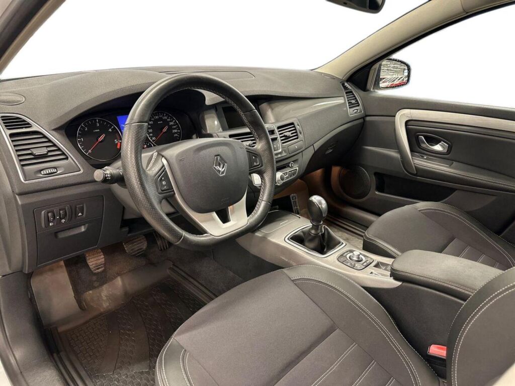 Renault Laguna 2011 Valkoinen