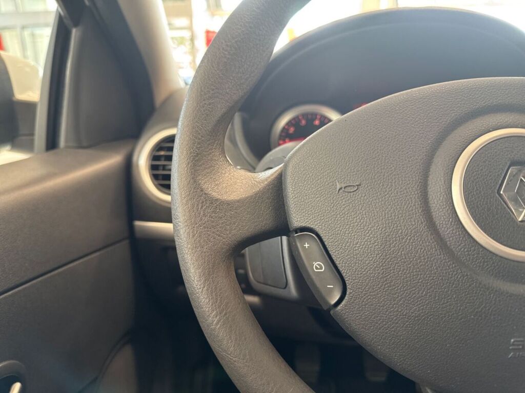 Renault Clio 2011 Valkoinen
