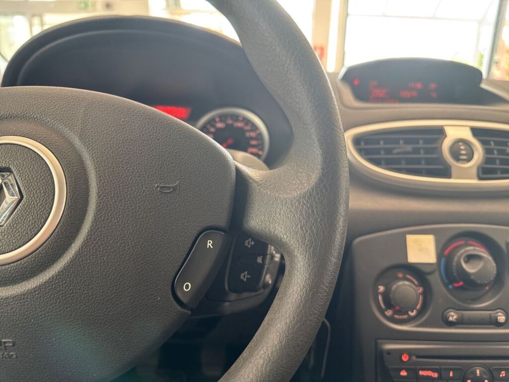 Renault Clio 2011 Valkoinen