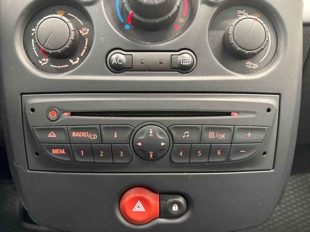 Renault Clio 2011 Valkoinen