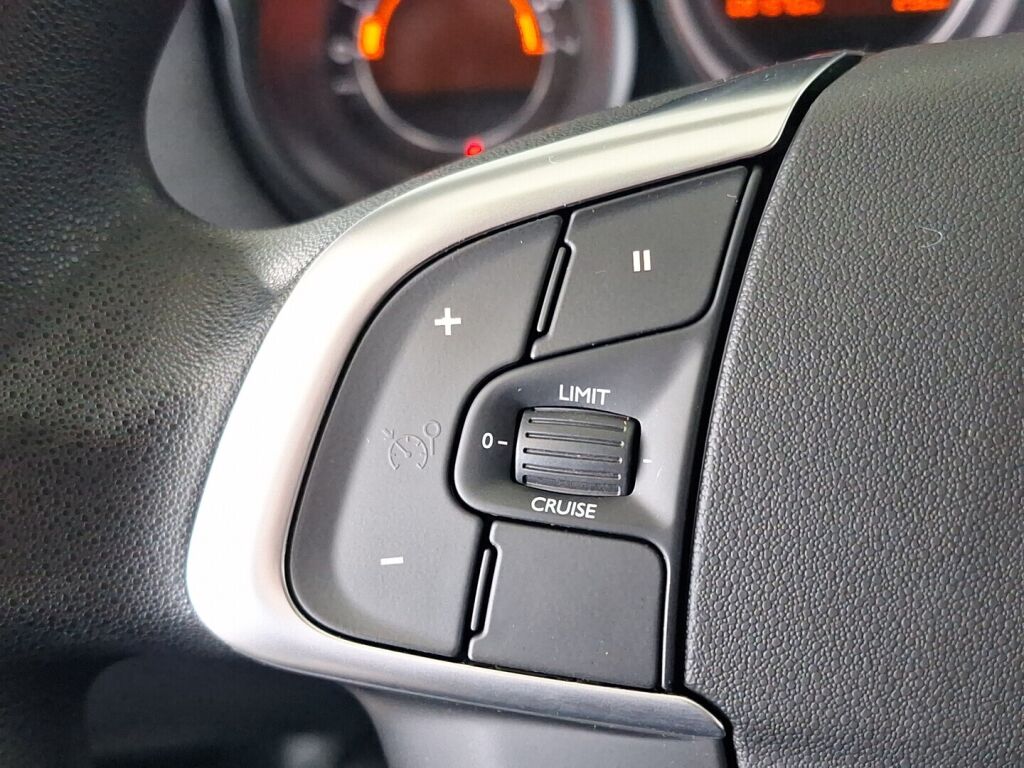 Citroen C4 2011 Punainen