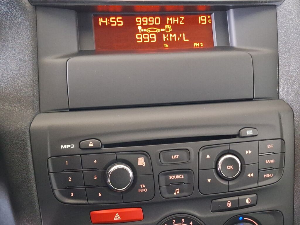 Citroen C4 2011 Punainen