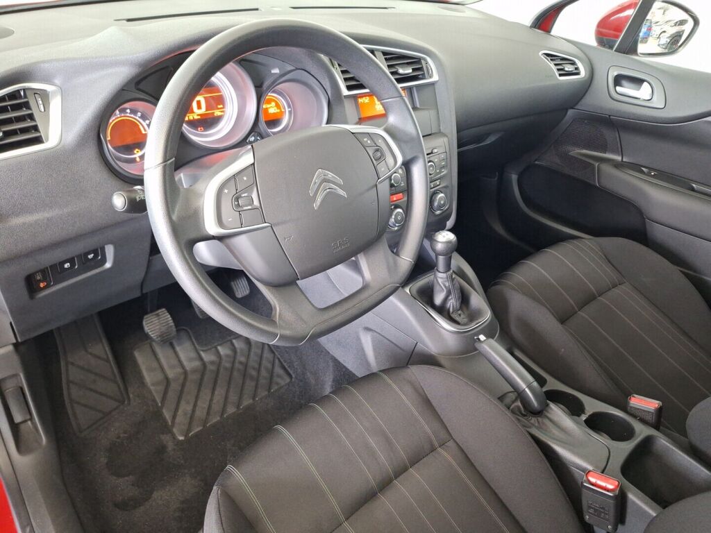 Citroen C4 2011 Punainen
