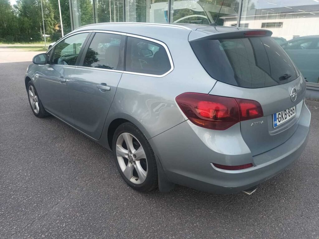 Opel Astra 2011 Harmaa