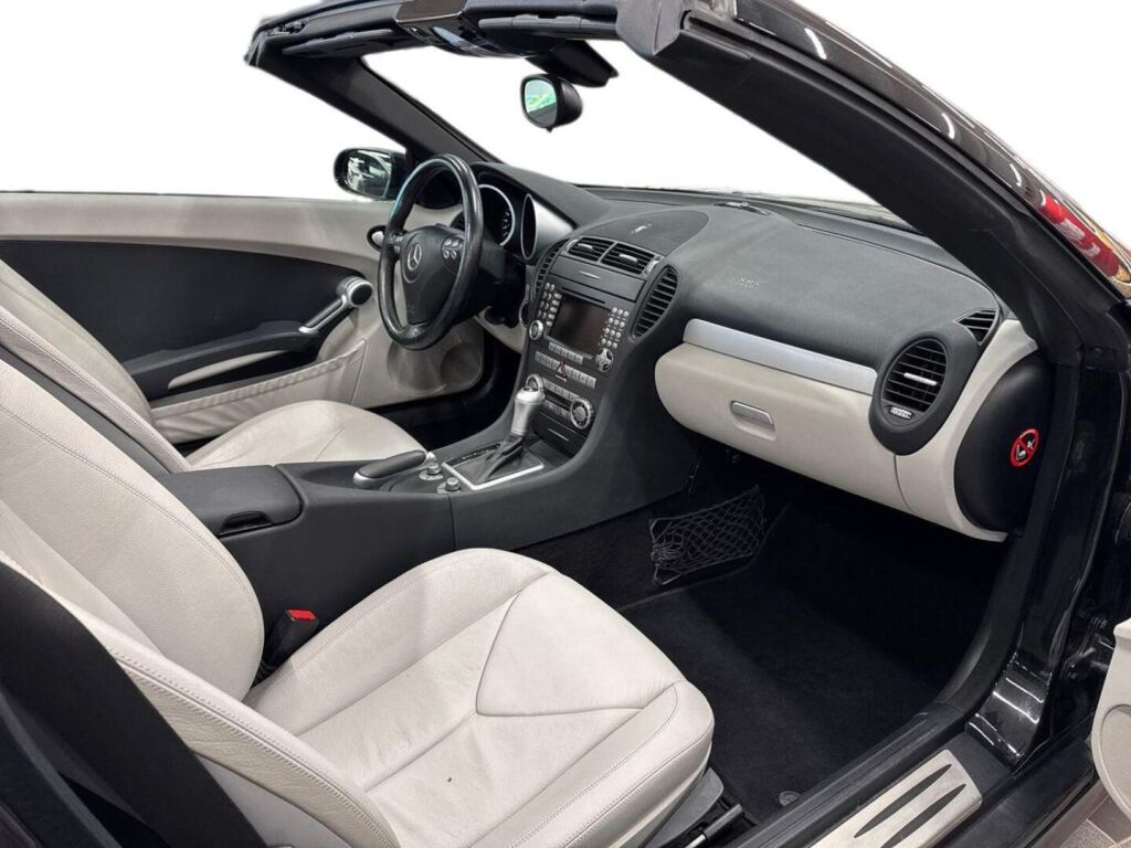 Mercedes-Benz SLK 2004 Musta