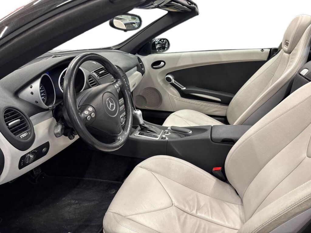 Mercedes-Benz SLK 2004 Musta