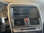 Volvo XC60 2012 Metallinhohto Hopea (Electric Silver)