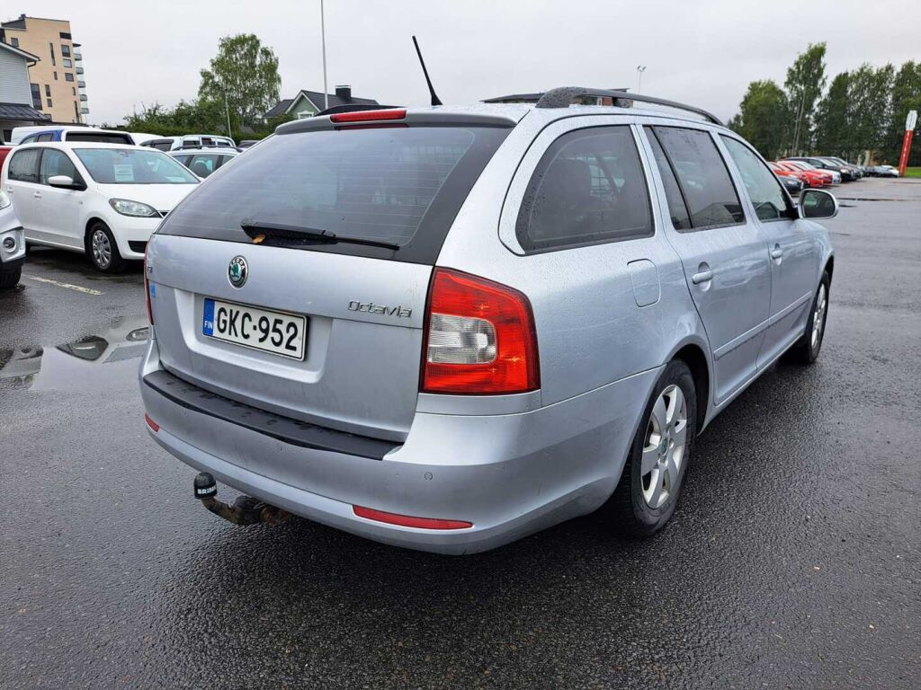 Skoda Octavia 2011 Hopea