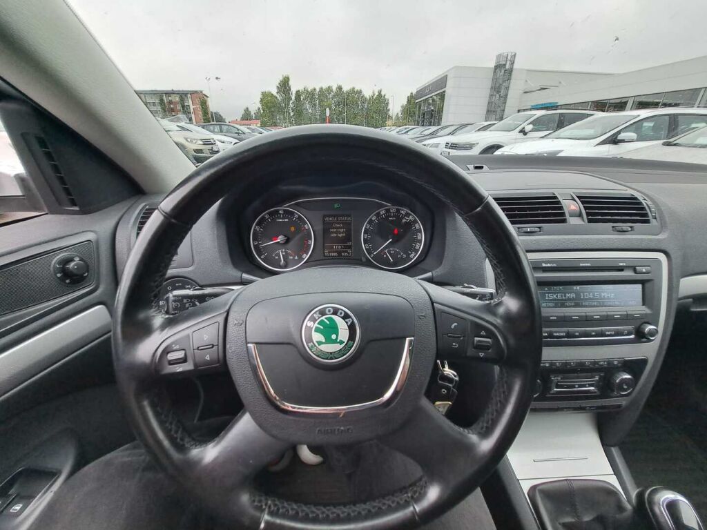 Skoda Octavia 2011 Hopea