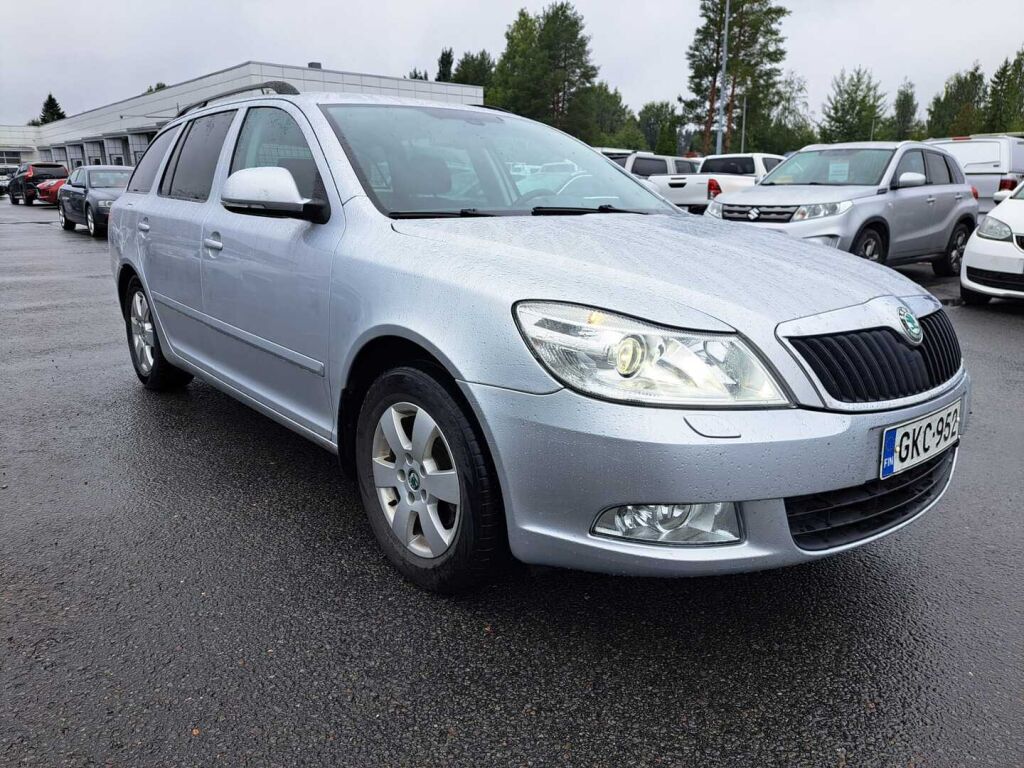 Skoda Octavia 2011 Hopea