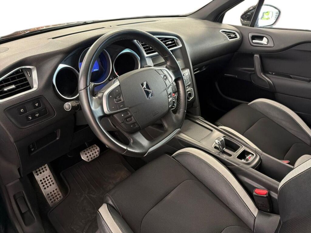 Citroen DS4 2012 Musta