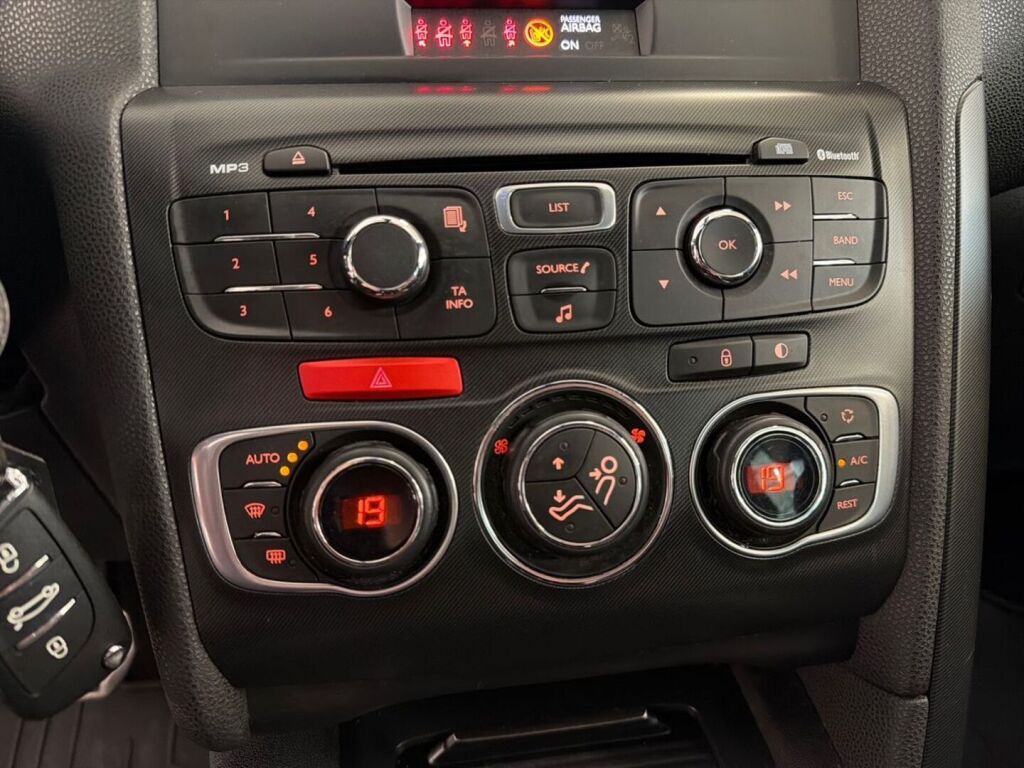 Citroen DS4 2012 Musta