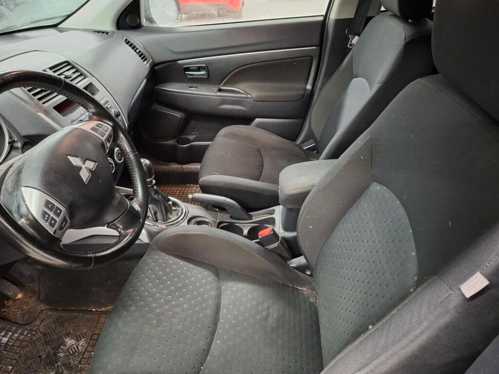 Mitsubishi ASX 2011 Musta