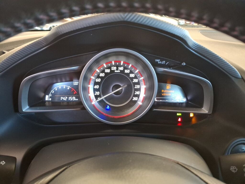 Mazda Mazda3 2014 Punainen