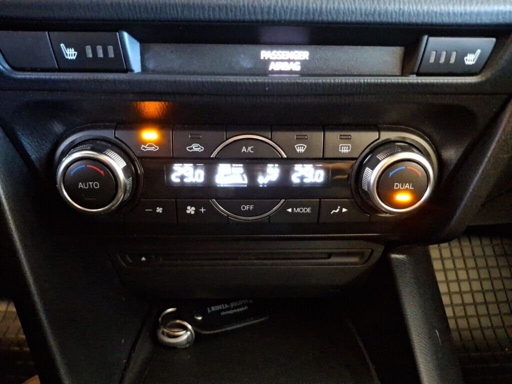 Mazda Mazda3 2014 Punainen